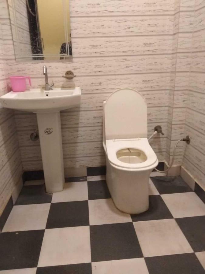 Spot On Hotel Masuri Мирут Екстериор снимка
